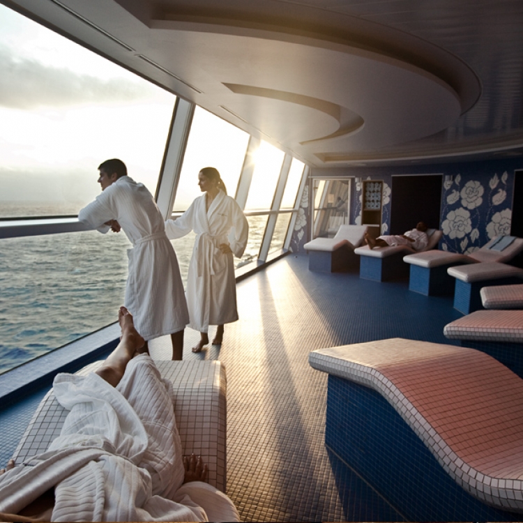 Celebrity Cruises - Summer Savings Event - Save up to $400 Plus Choose Your Perk