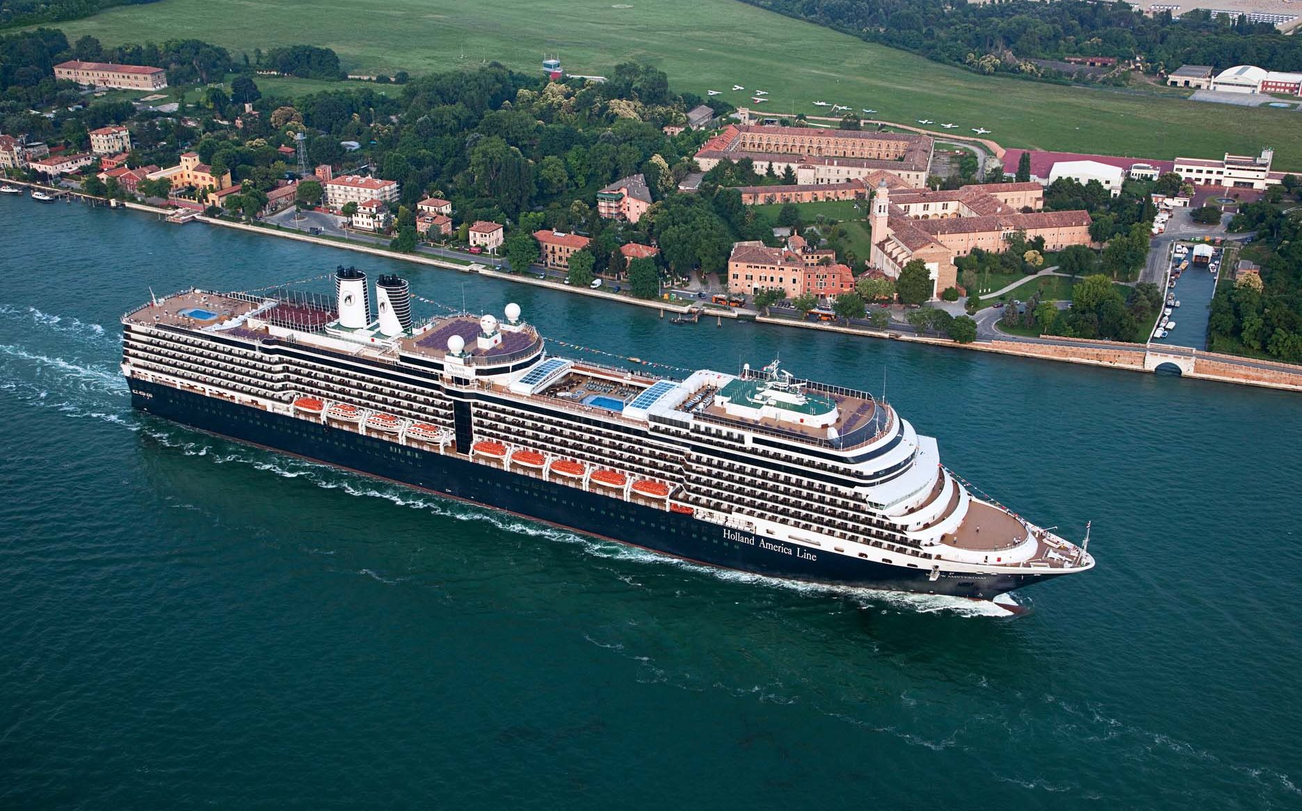 cruise ship amsterdam